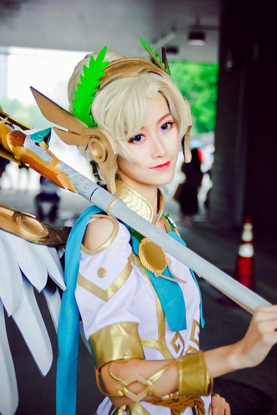 原图揭秘！时雨不迟到底是男是女身着cosplay带你看她的cos合集。