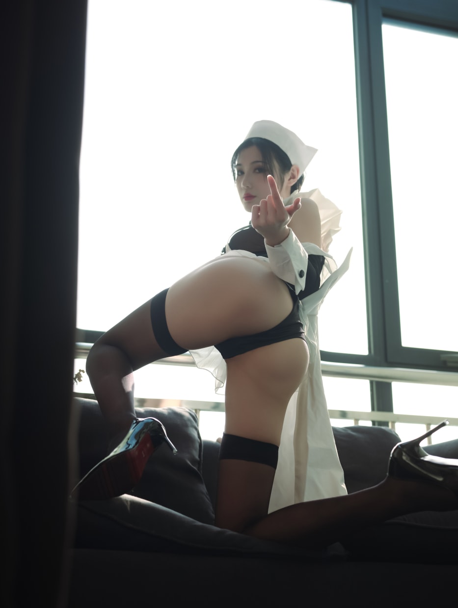 一米八的大梨子-吊带袜女仆图片作品资源