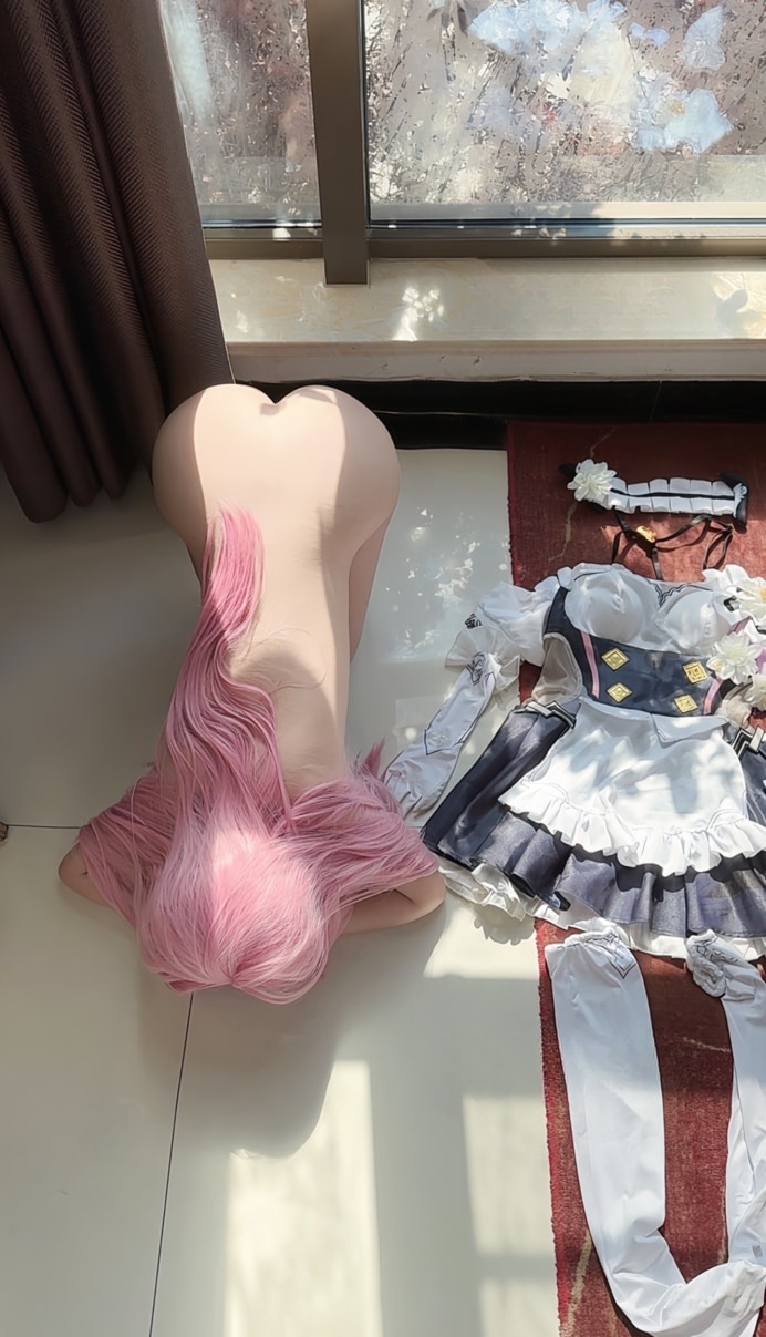 香草奶喵(筱田甜) – 爱莉希雅女仆图片欣赏