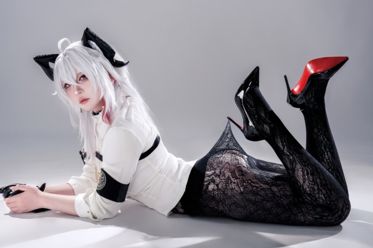 半半子-鸣潮 赞妮最新图片欣赏