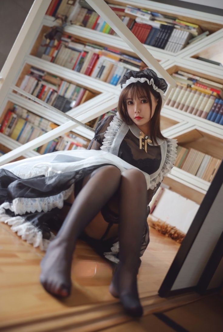 亚马逊鲶鱼 –-黑色透明女仆图片集欣赏