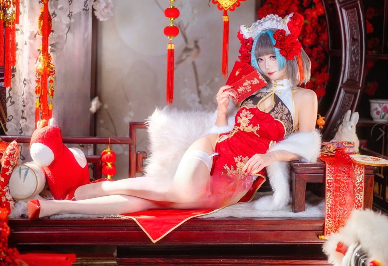 Money冷冷 – 柴郡新年旗袍微博图片