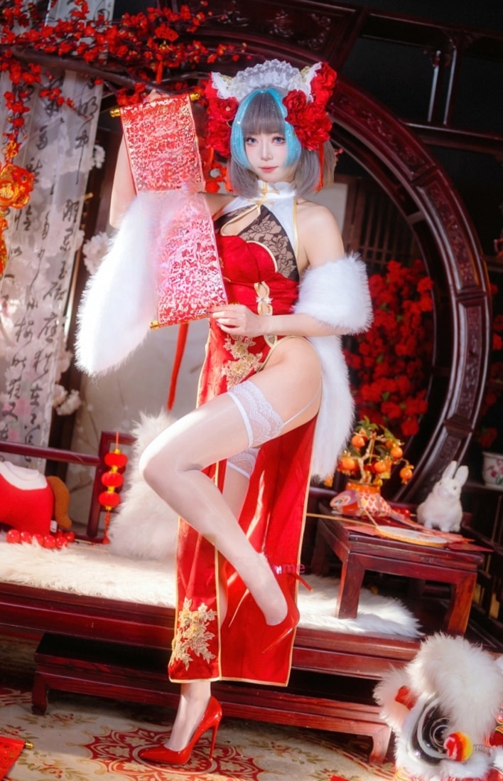 Money冷冷 – 柴郡新年旗袍微博图片