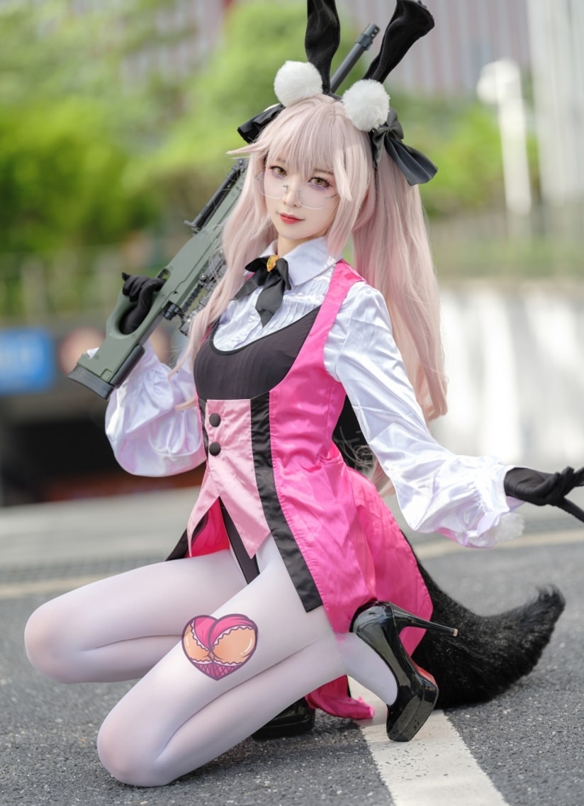 封疆疆v-FGO 光之高扬斯卡娅兔女郎场照微博图片