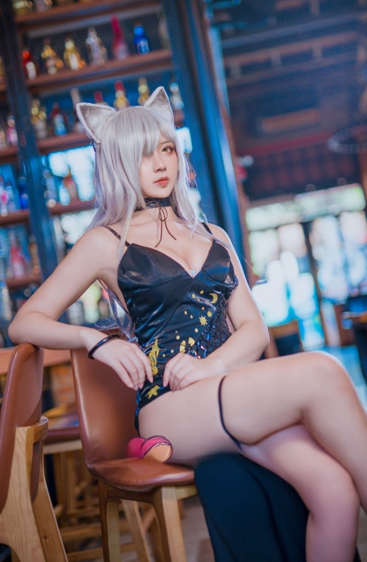 九曲Jean-明日方舟-黑·周年礼服微博照片