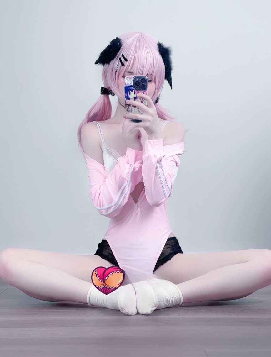 幼愛youmeko –-蔚蓝档案 下江小春 体操服微博照片 幼愛youmeko –-蔚蓝档案 下江小春 体操服微博照片
